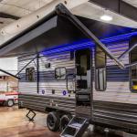 LS28 - TRAVEL TRAILER TOY HAULER 2021