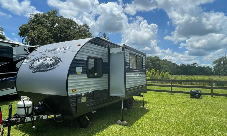 LS22 – Travel Trailer 2021 Forest River Cherokee Wolf Pup 17JG