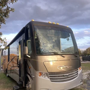 Newmar Motorhome -Toyhauler Class A