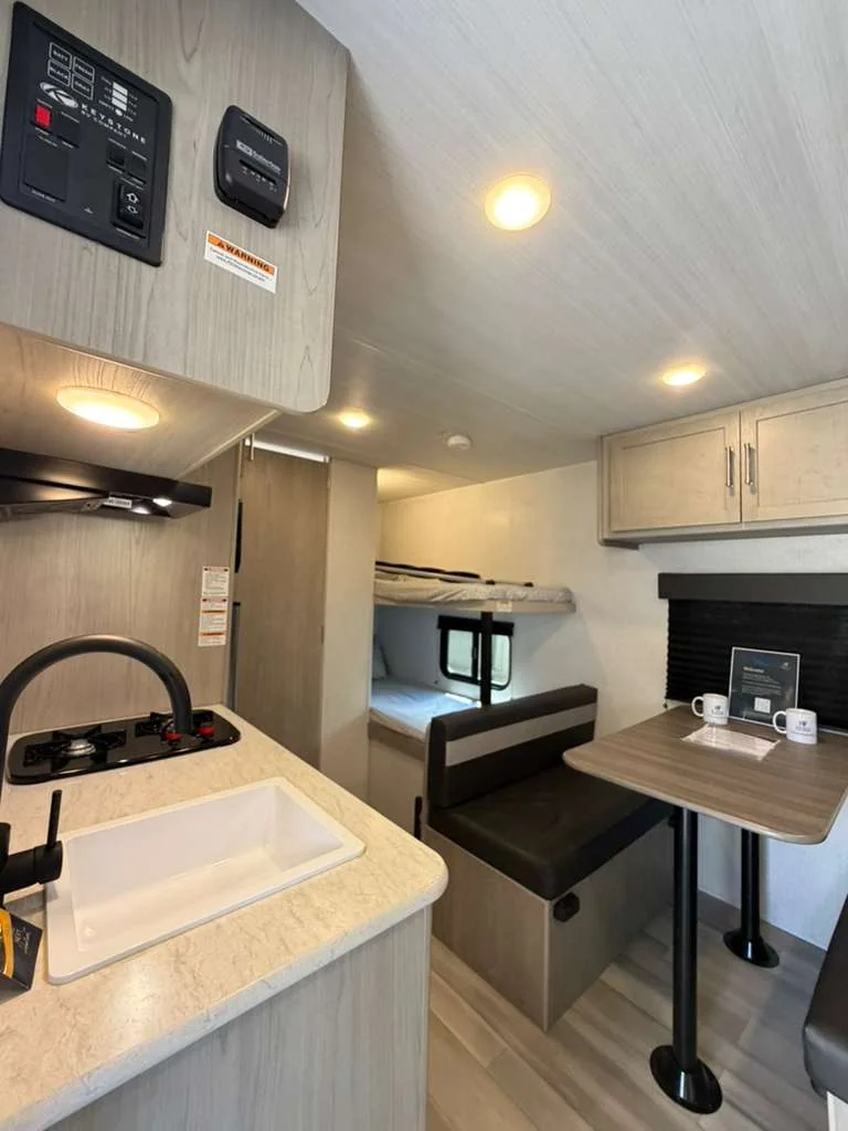 rv-rentals-cl06-02-1.webp
