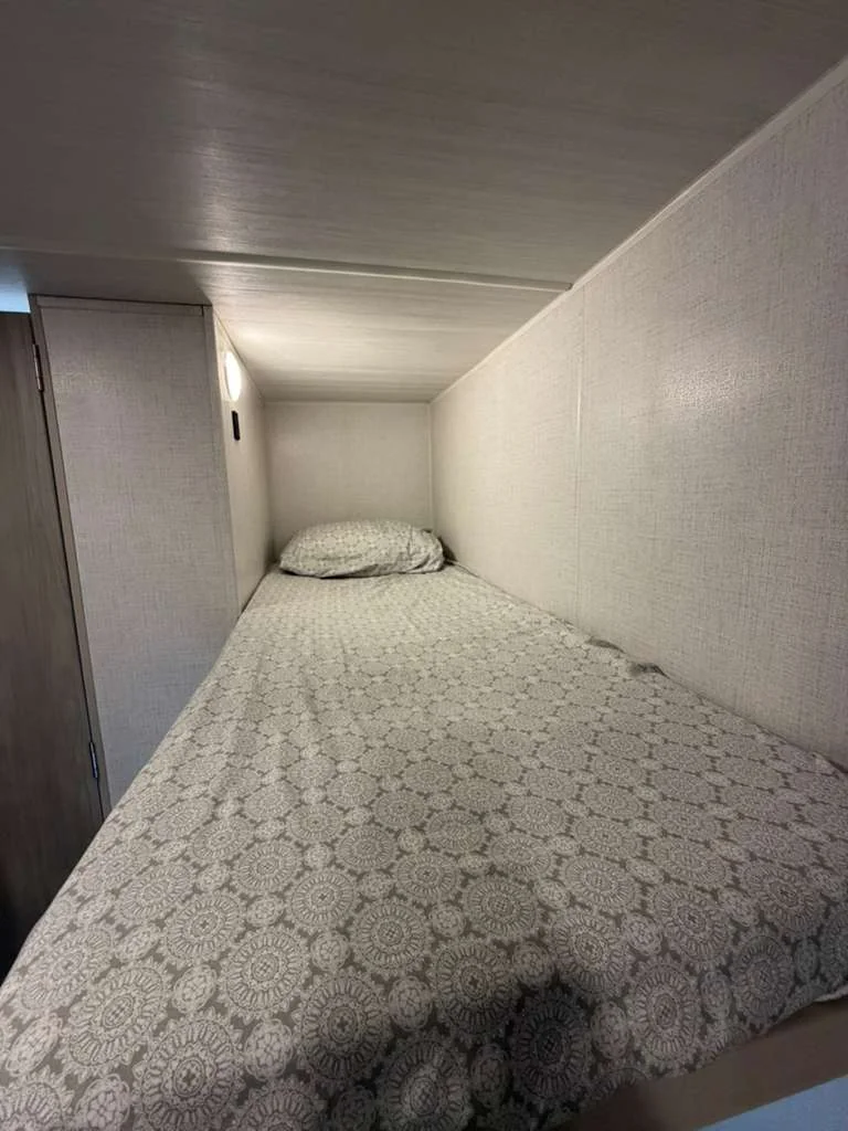 rv-rentals-cl06-05-1.webp