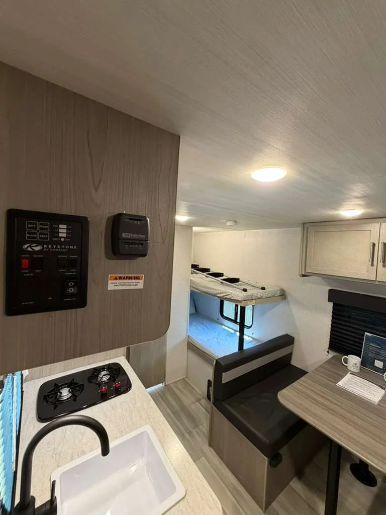 rv-rentals-cl06-08-1.webp
