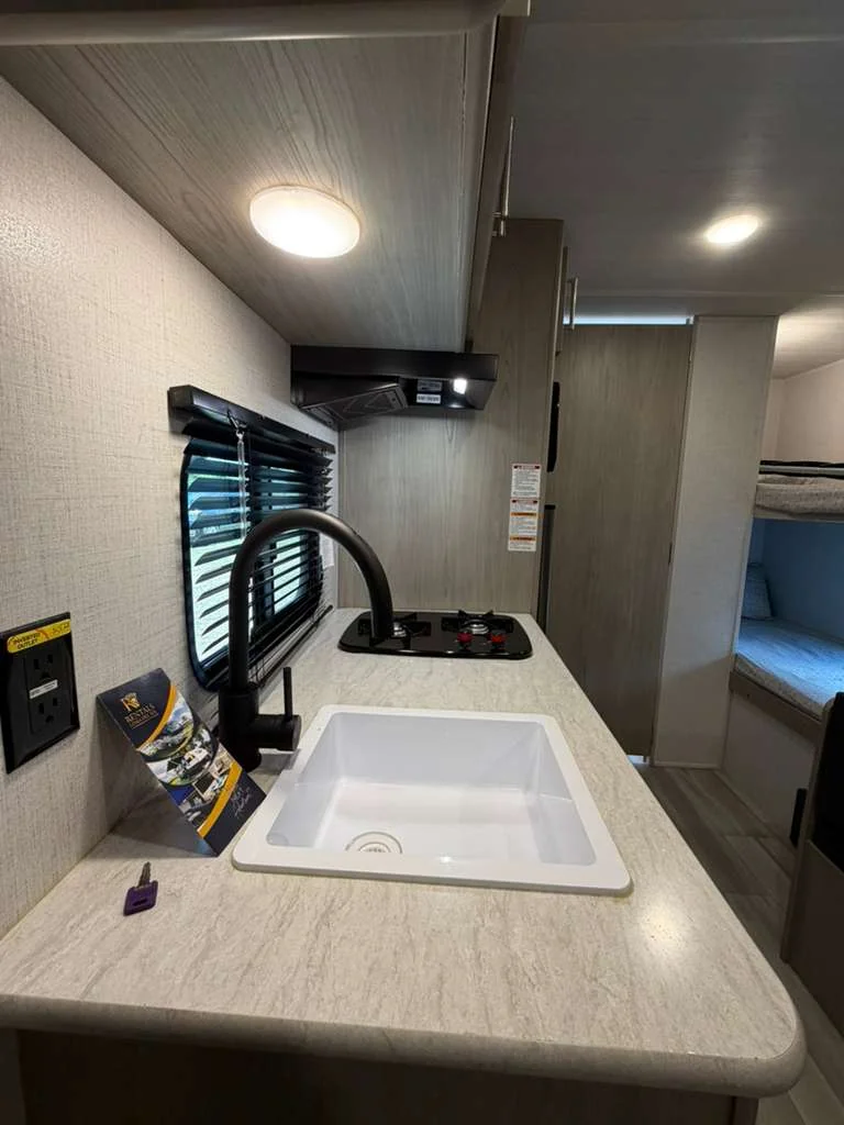 rv-rentals-cl06-09-1.webp