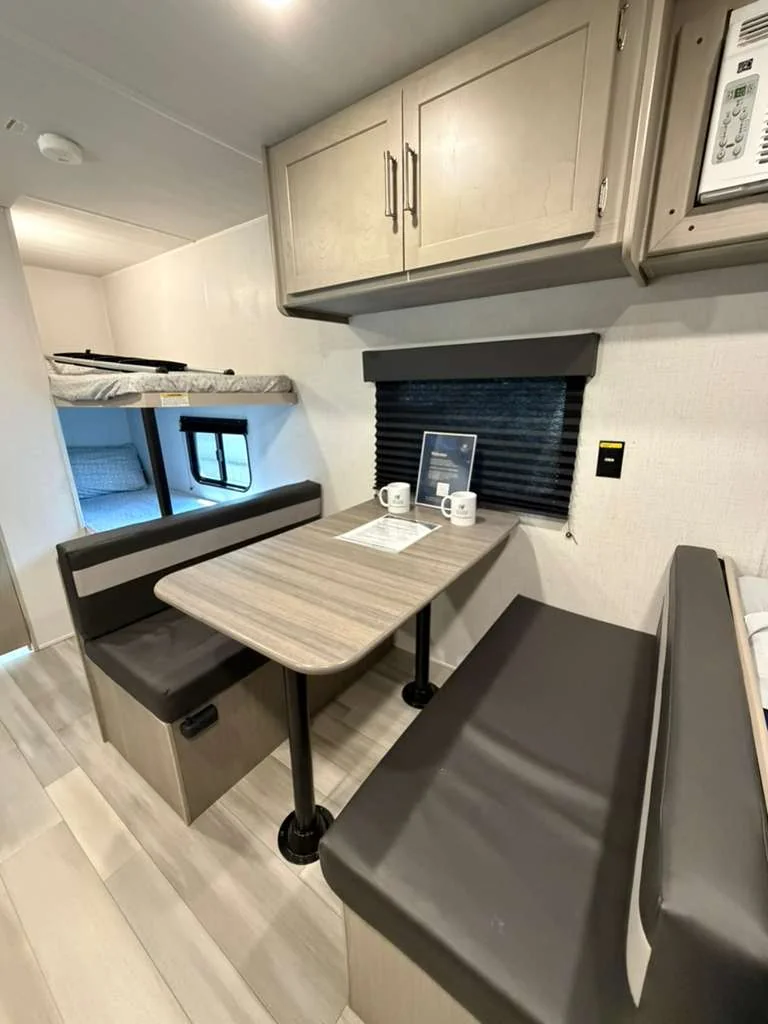 rv-rentals-cl06-11-1.webp