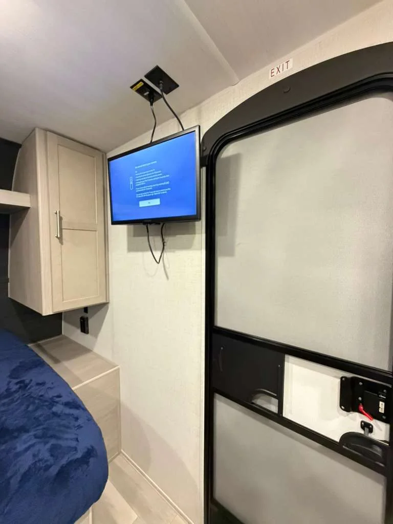 rv-rentals-cl06-13-1.webp