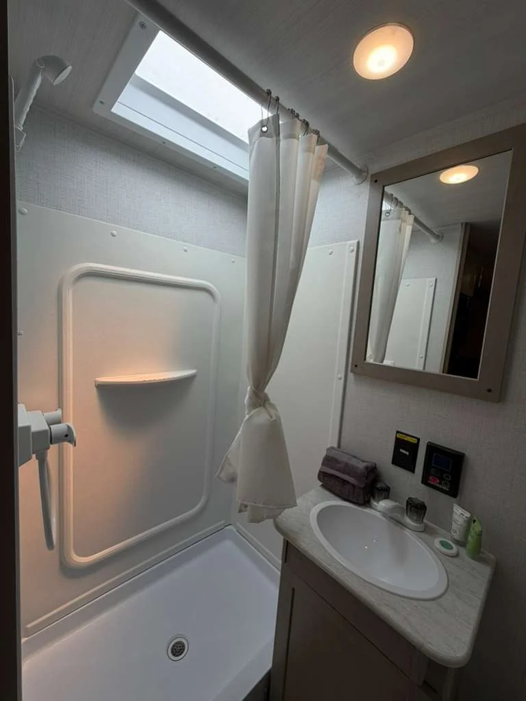 rv-rentals-cl06-17-1.webp