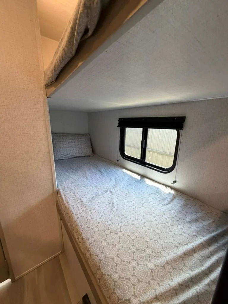 rv-rentals-cl06-19-1.webp