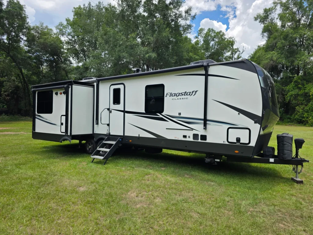 rv-rentals-cl11-03-1.webp