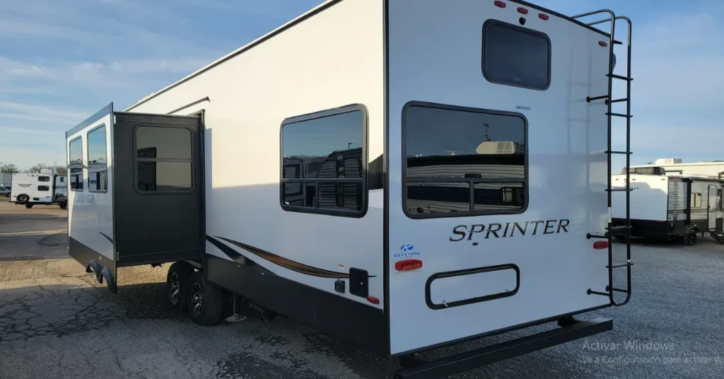 rv-rentals-cl130-02-2.webp