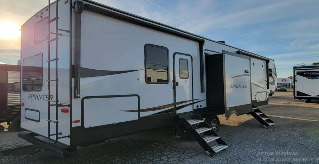 rv-rentals-cl130-03-2.webp