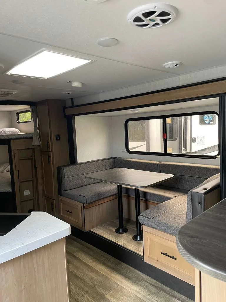 rv-rentals-cl17-08-1.webp