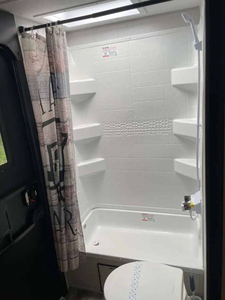 rv-rentals-cl17-09-1.webp