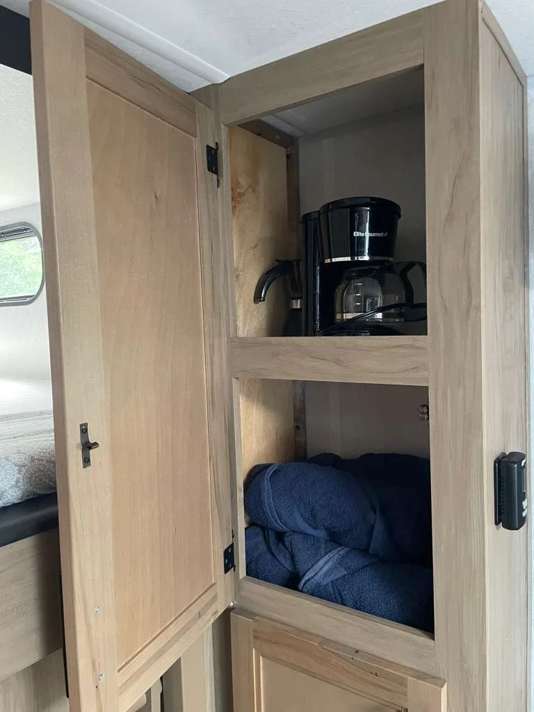 rv-rentals-cl17-10-1.webp