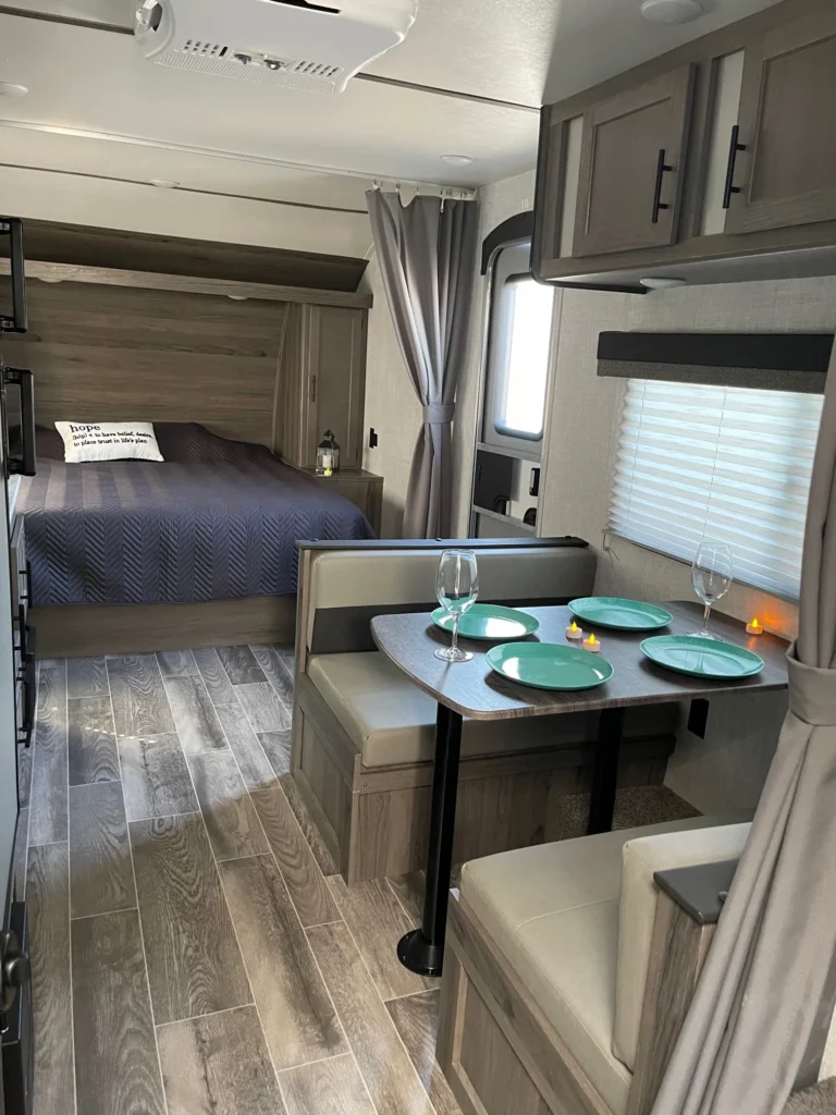 rv-rentals-ls21-05-1.webp