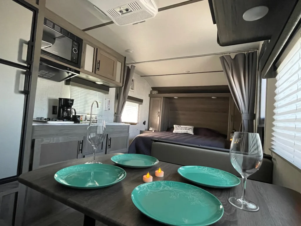rv-rentals-ls21-06-1.webp