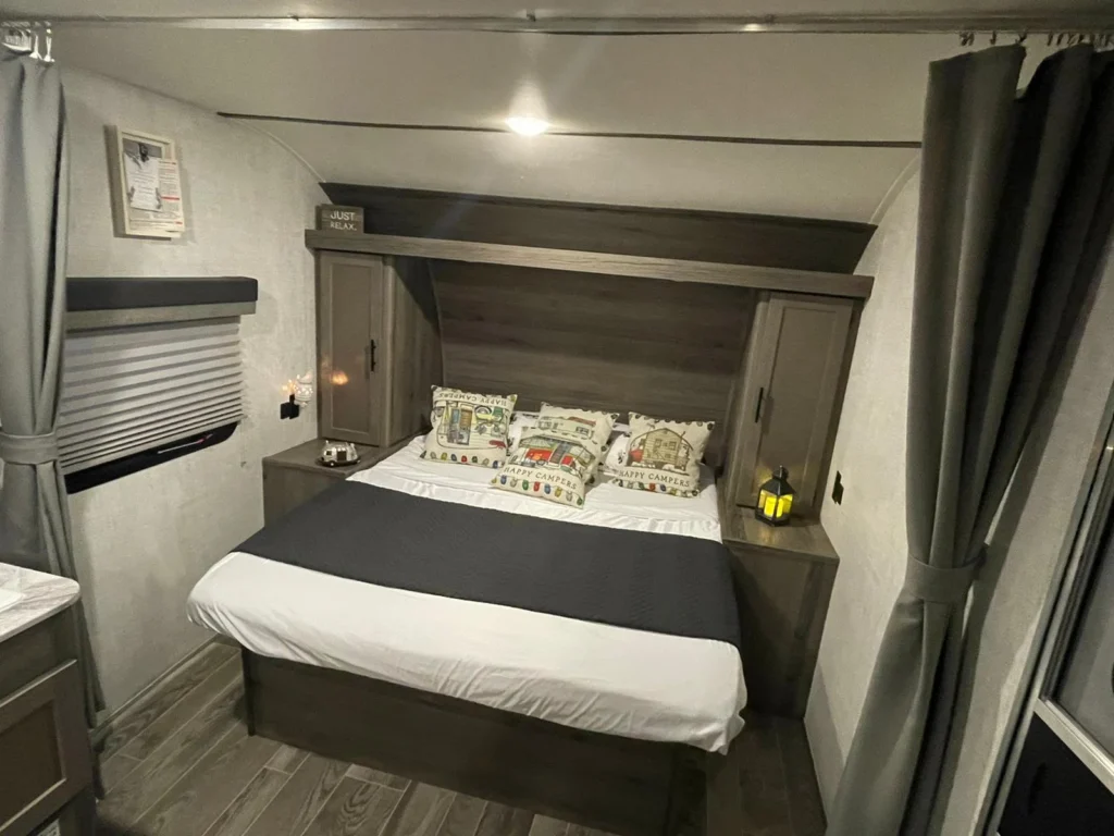 rv-rentals-ls21-08-1.webp